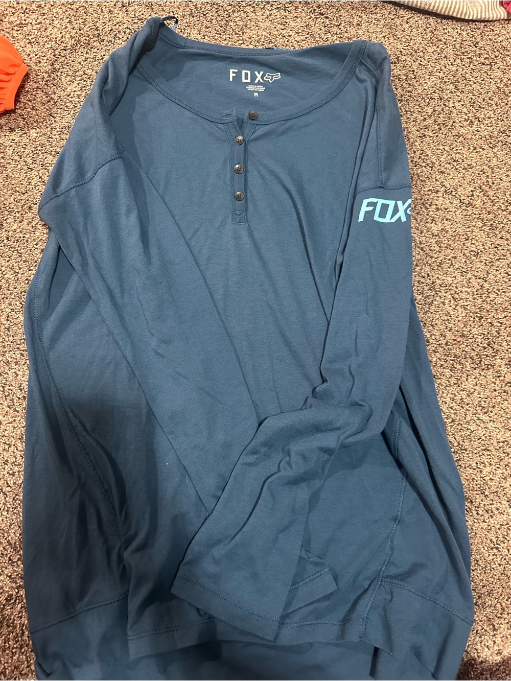 Fox women Long-Sleeve Henley Shirt in Teal Blue